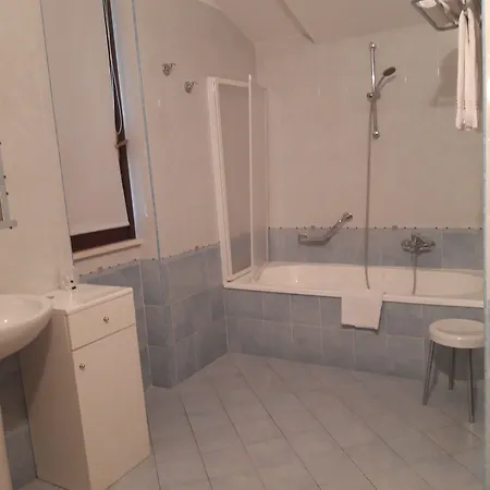 Hotel Ceretto 3*