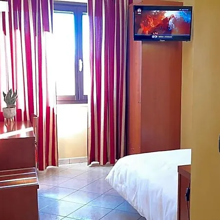 Ceretto Hotel Busca