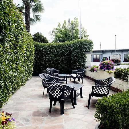 Ceretto Hotel